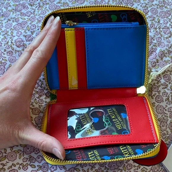 Loungefly Hello Kitty Wallet - Picture 4 of 7